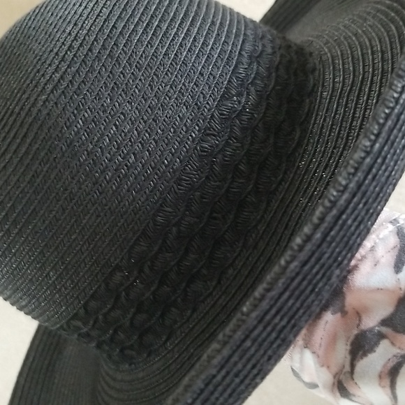 Nine West packable hat - Picture 7 of 9